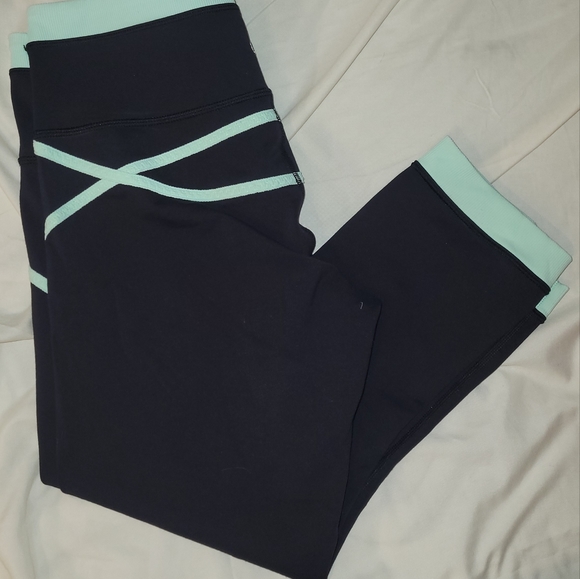 Lululemon leggings - Picture 2 of 4